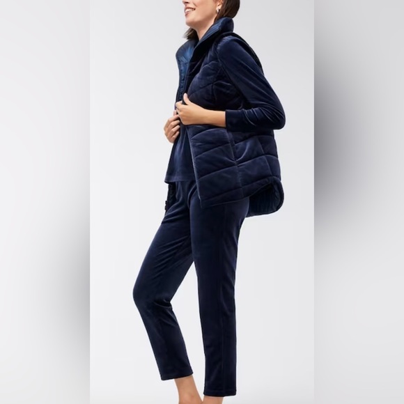 NEW Chico’s Zenergy Velour Reversible Vest Deep Merlot - Picture 3 of 13